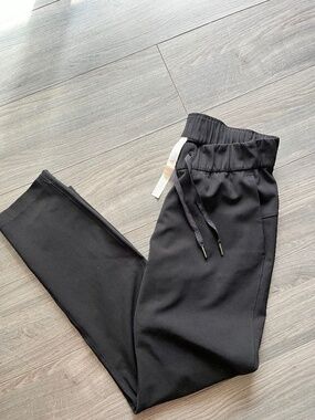 lululemon on the fly black